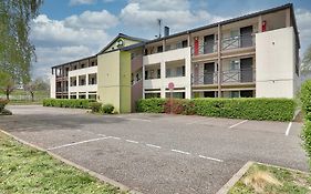 B&B Hotel Clermont-Ferrand Le Brezet Aeroport